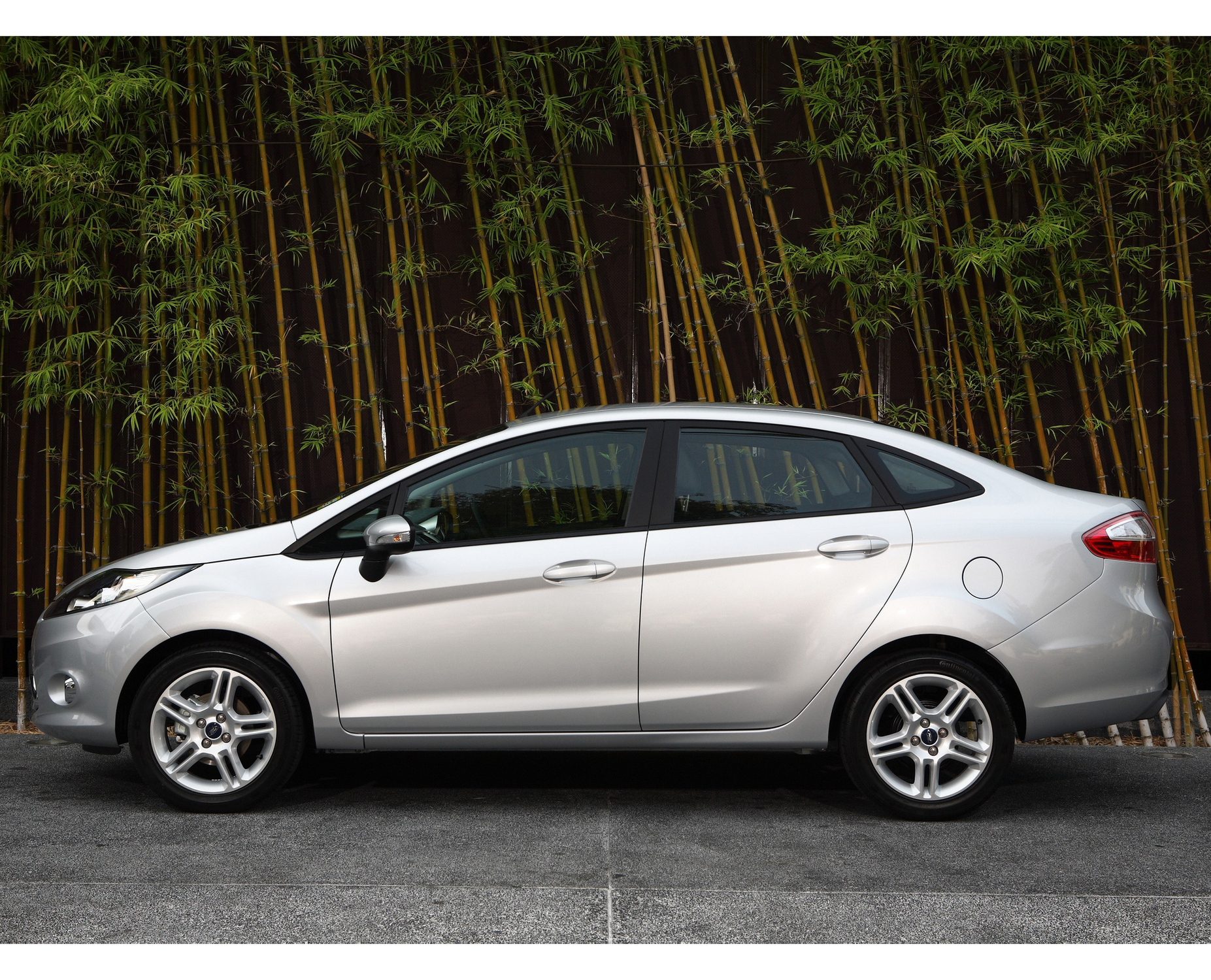 Ford Fiesta седан 2010