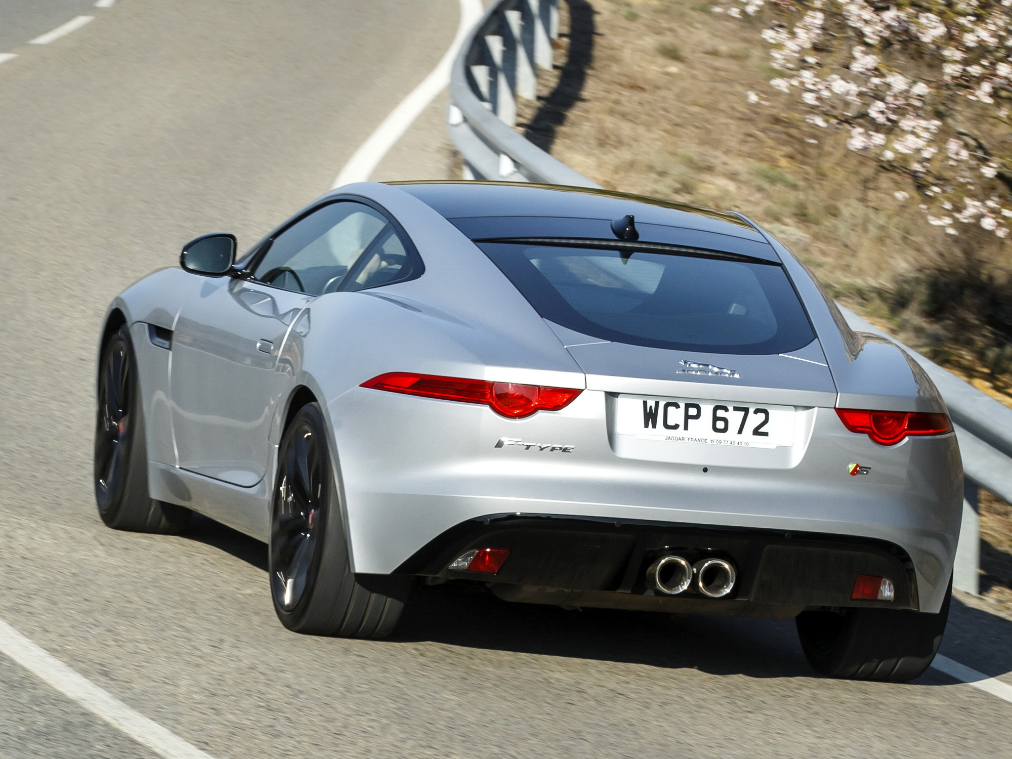 Jaguar f Type зад