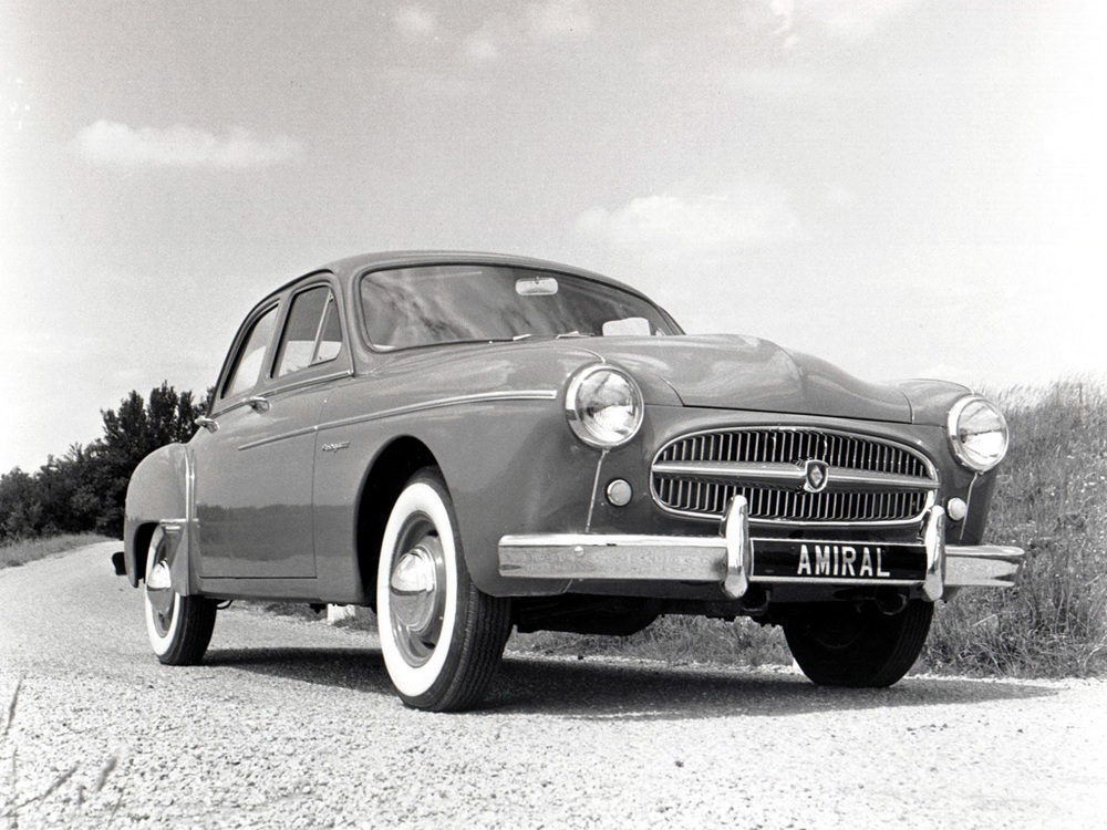 1953 Renault sedan