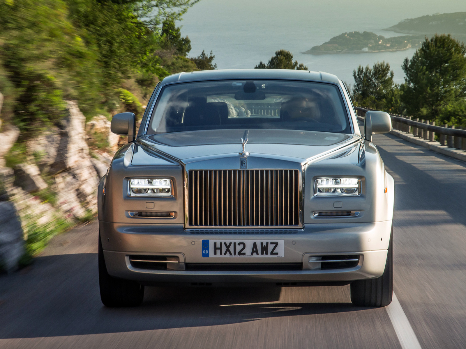 Rolls Royce Phantom дилер