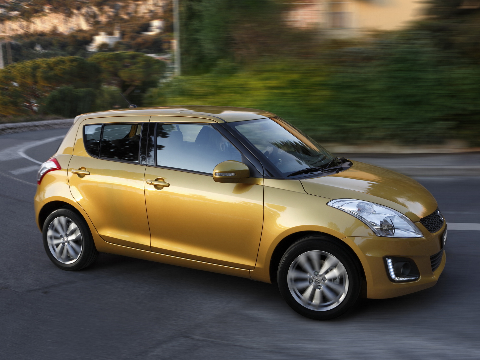 Suzuki Swift 1 2